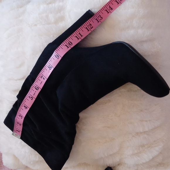 Black booties size 8 - Picture 7 of 11